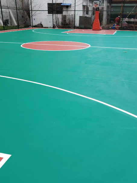 巢湖 球场长期使用易出现地面开裂